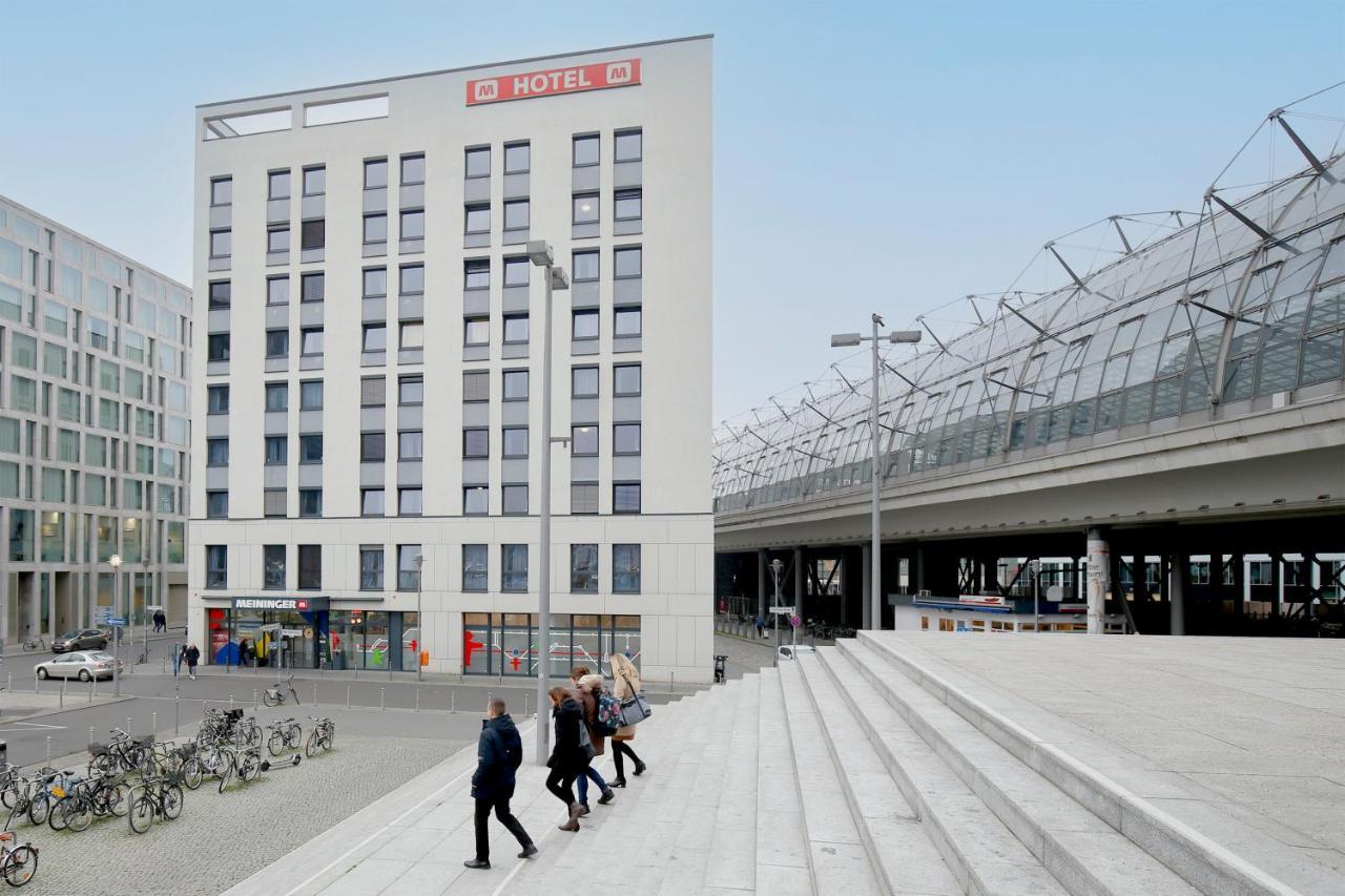 Meininger Hauptbahnhof 3* Berlim